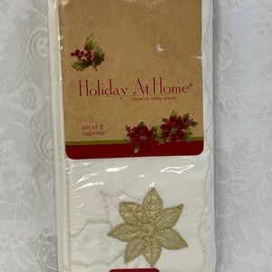 Christmas Cheer Poinsettia Napkins - Set of 6